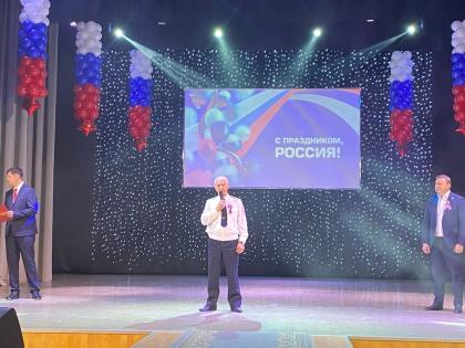 В Нижнем Тагиле полицейские и Общественный совет приняли участие в торжественном мероприятии, посвященном Дню России.